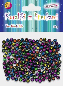 Koraliki plastikowe literki na czarnym tle 7 mm 25g, Aliga