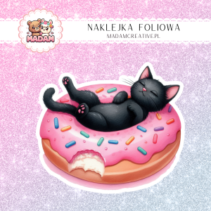 Naklejka Foliowa Kot na Donucie – Słodko Śpię, Nie Przeszkadzać! Madam